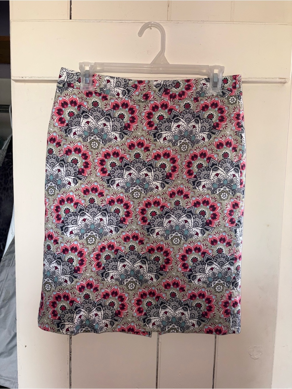 Van Heusen Multicolored Floral Midi Skirt Size 4